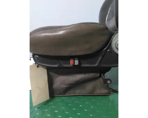 PETERBILT 386 SEAT, FRONT