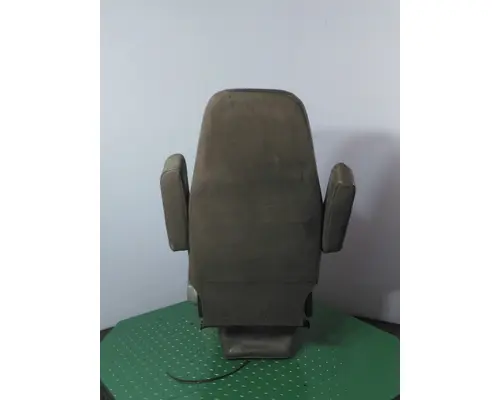 PETERBILT 386 SEAT, FRONT