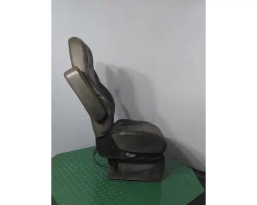 PETERBILT 386 SEAT, FRONT