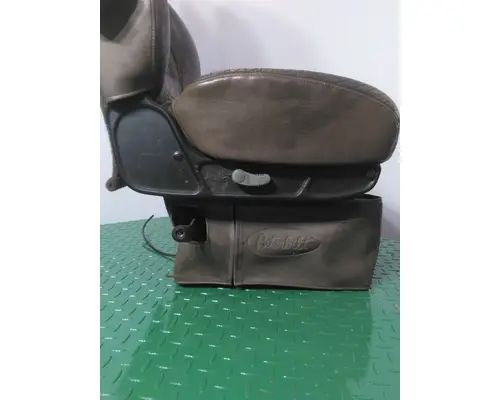 PETERBILT 386 SEAT, FRONT