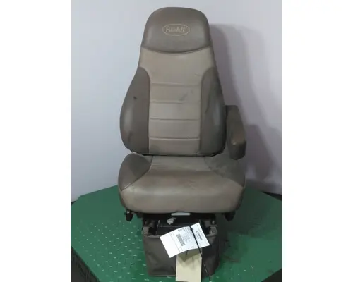 PETERBILT 386 SEAT, FRONT