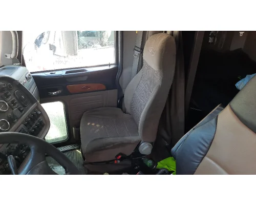 PETERBILT 386 SEAT, FRONT
