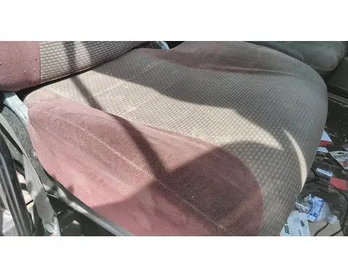 PETERBILT 386 SEAT, FRONT