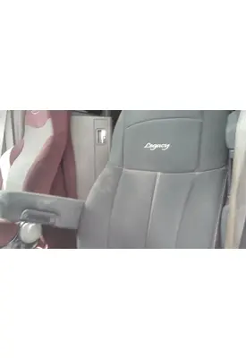 PETERBILT 386 SEAT, FRONT