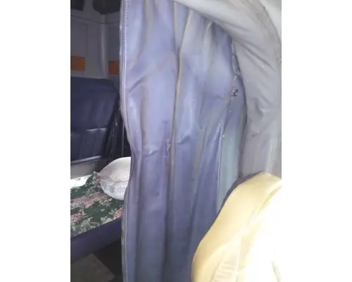 PETERBILT 386 SLEEPER CURTAIN