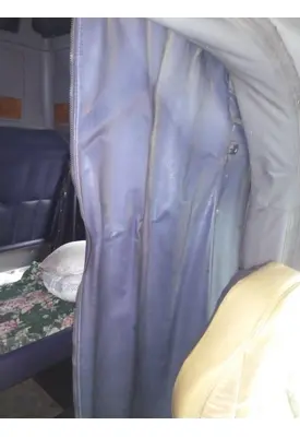 PETERBILT 386 SLEEPER CURTAIN