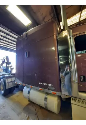 PETERBILT 386 SLEEPER