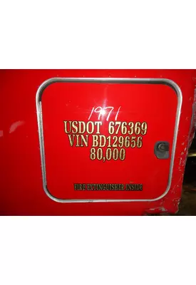 PETERBILT 386 Sleeper Door