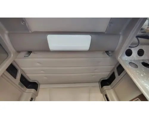 PETERBILT 386 Sleeper