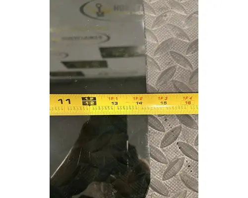 PETERBILT 386 Special Glass