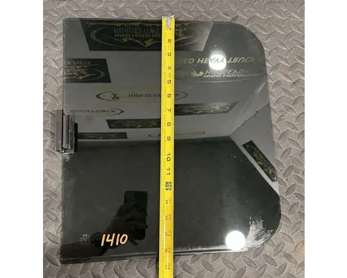 PETERBILT 386 Special Glass