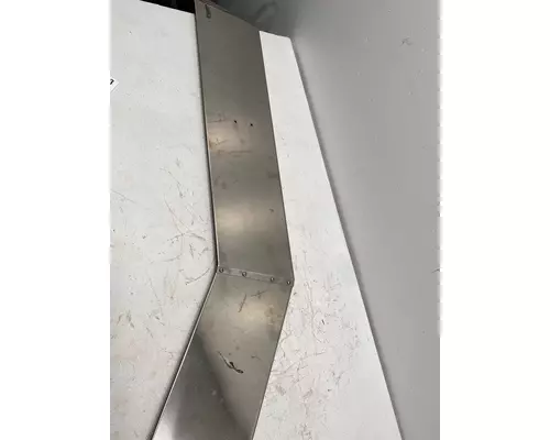 PETERBILT 386 Sun Visor (External)