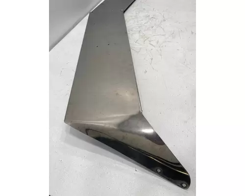 PETERBILT 386 Sun Visor (External)