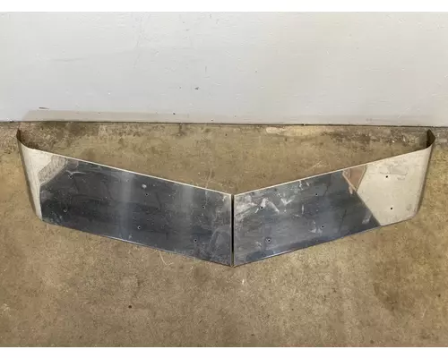 PETERBILT 386 Sun Visor (External)