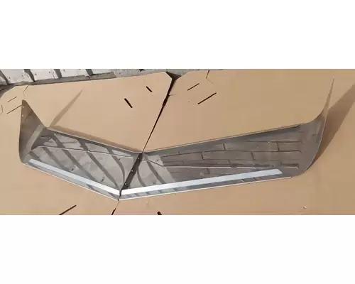 PETERBILT 386 Sun Visor