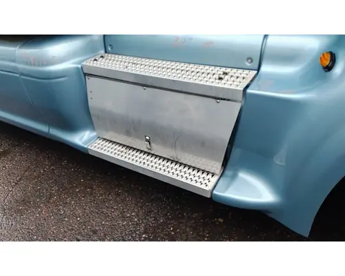 PETERBILT 386 TOOL BOX