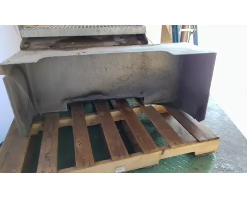 PETERBILT 386 TOOL BOX