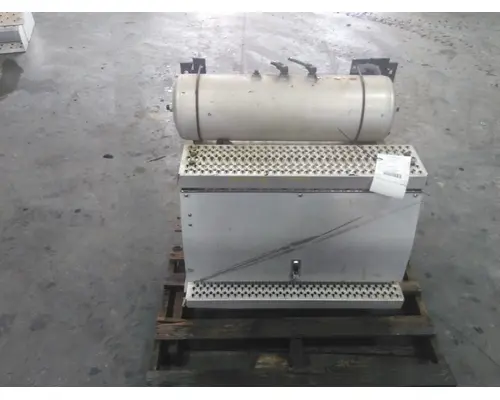 PETERBILT 386 TOOL BOX