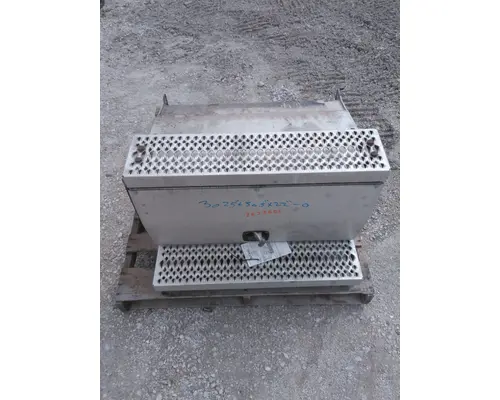 PETERBILT 386 TOOL BOX