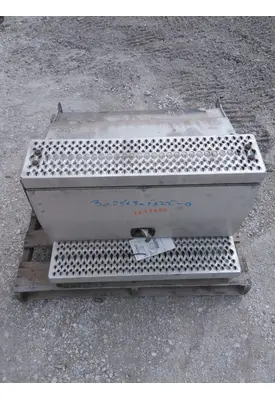 PETERBILT 386 TOOL BOX