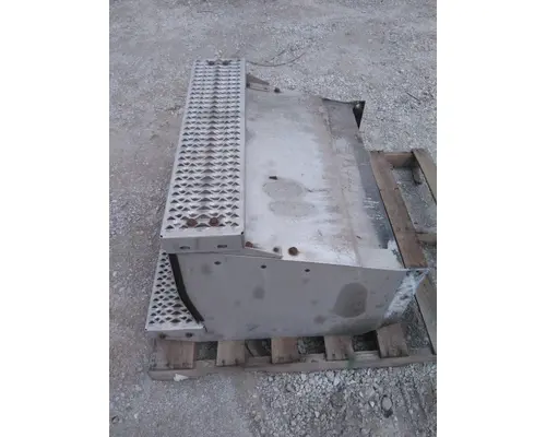 PETERBILT 386 TOOL BOX