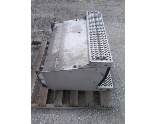 PETERBILT 386 TOOL BOX