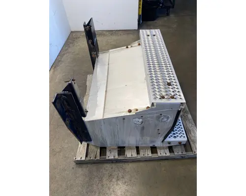 PETERBILT 386 Tool Box