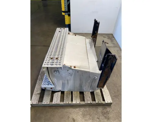 PETERBILT 386 Tool Box