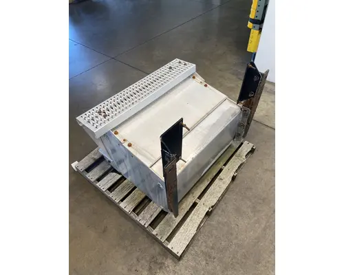 PETERBILT 386 Tool Box