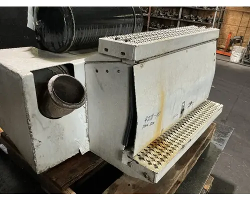 PETERBILT 386 Tool Box