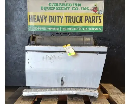 PETERBILT 386 Tool Box