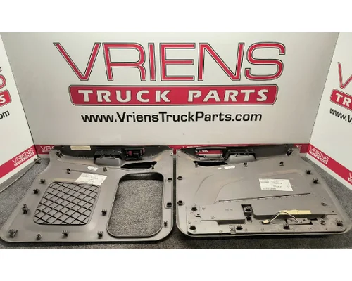 PETERBILT 386 Trim Panel, Front Door