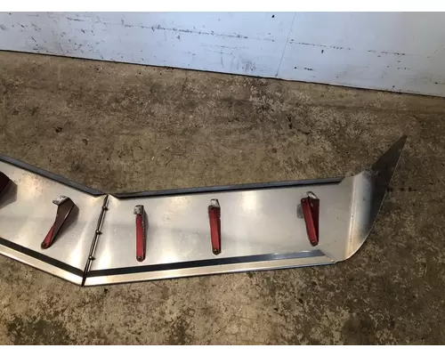 PETERBILT 386 Visor