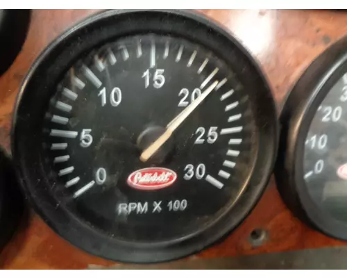 PETERBILT 387_17-05067-001 Tachometer