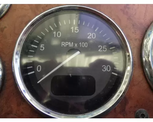 PETERBILT 387_Q43-6035 Tachometer