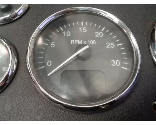 PETERBILT 387_Q43-6035 Tachometer