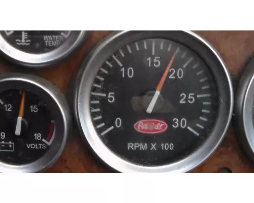 PETERBILT 387_Q436014-002 Tachometer