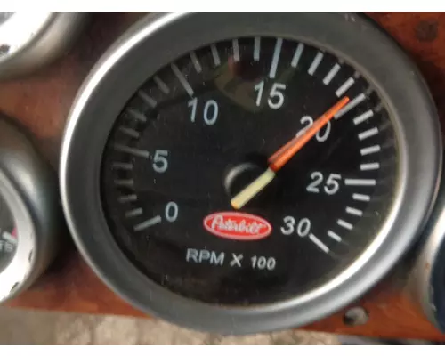 PETERBILT 387_Q436014-002 Tachometer