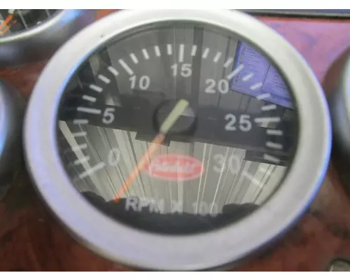 PETERBILT 387_Q436014-002 Tachometer