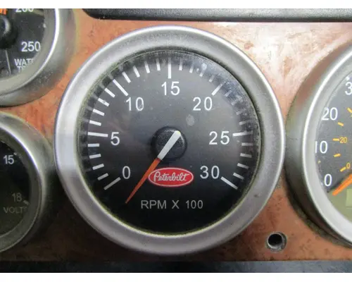 PETERBILT 387_Q436014-002 Tachometer