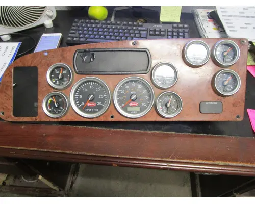 PETERBILT 387_Q436014-002 Tachometer