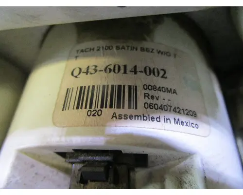 PETERBILT 387_Q436014-002 Tachometer