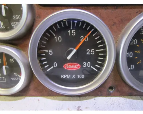PETERBILT 387_Q436014-002 Tachometer