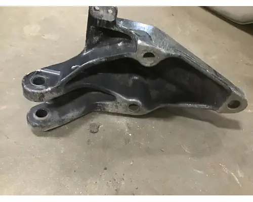 PETERBILT 387 119 Cab Mounts