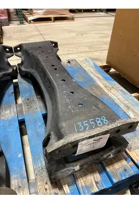 PETERBILT 387 724 Crossmembers