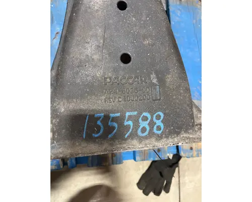 PETERBILT 387 724 Crossmembers