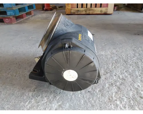 PETERBILT 387 AIR CLEANER