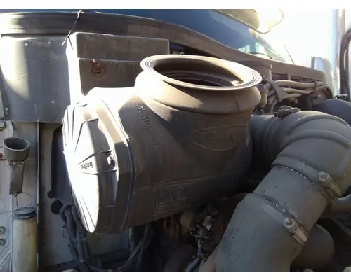 PETERBILT 387 AIR CLEANER