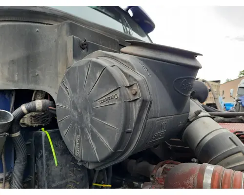 PETERBILT 387 AIR CLEANER