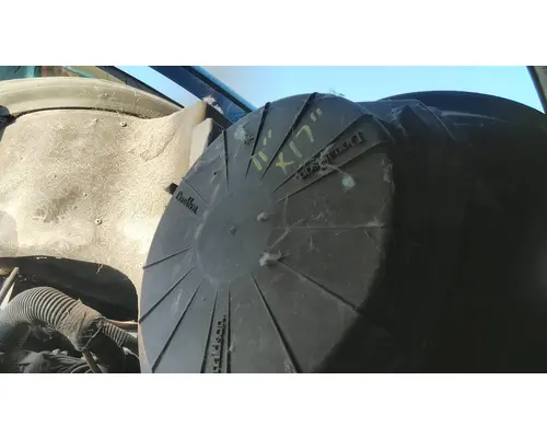 PETERBILT 387 AIR CLEANER